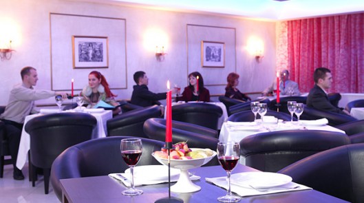 Зал Тет-а-Тет